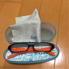 伊達メガネのサムネイル