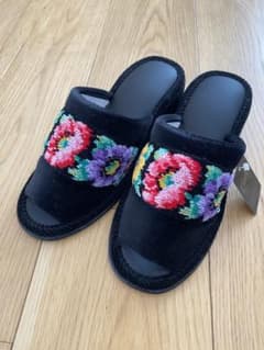 FEILER 花柄 厚底 ルームシューズ ブラックのサムネイル