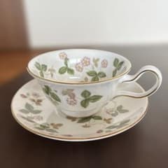 WEDGWOODワイルドストロベリー ティーカップ＆ソーサー 1客のサムネイル