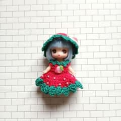 イチゴちゃん　イチゴちゃんミニ　ハンドメイドドール服 ぷちリカちゃん 服 ハンドメイド ワンピース ドレス 帽子 イチゴ