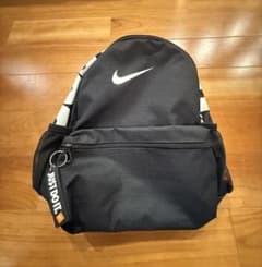 NIKE ブラックリュック(キッズ用)のサムネイル