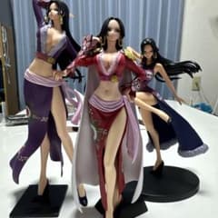 ワンピース　ボアハンコック　フィギュアセットのサムネイル