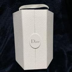Dior クリスマスコフレ　2020 香水　モンテーニュのサムネイル