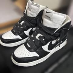 Nike AMBUSH ハイカットスニーカー ブラック/ホワイトのサムネイル