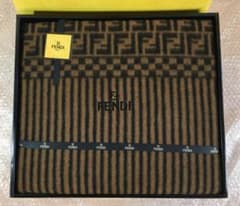 ○FENDI ウール毛布 毛100% 150cm × 210cm フェンディ - メルカリ