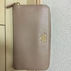 プラダ財布のサムネイル
