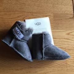 UGG Australiaのベビーブーツのサムネイル