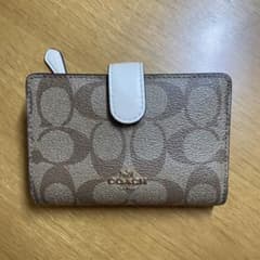 COACH コーチ 二つ折り財布のサムネイル