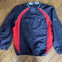 Nike ナイロンジャケット 黒/赤 未使用タグ付きのサムネイル