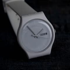 【大人気定番！】Swatch スウォッチ WHITE REBEL 腕時計のサムネイル