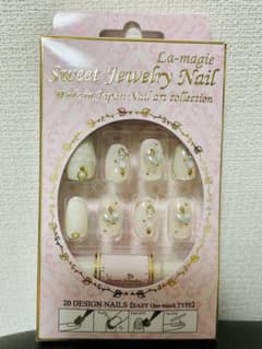 【お値下げ中】ネイルチップ 2箱セットのサムネイル