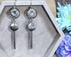 ピアス　イヤリング変更可　ハンドメイド　シルバー　スクエア　ラウンド　タッセルのサムネイル