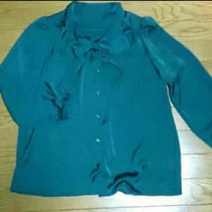 lapi様専用  VIS ブラウスのサムネイル