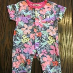 きい様専用 イエローフェイス 総柄ロンパースのサムネイル