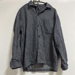 ユニクロ　ストライプ柄長袖シャツのサムネイル
