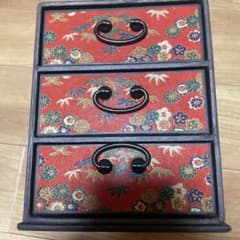 和風 ミニチュア箪笥 3段引き出し 小物入れ 赤 花柄 レトロのサムネイル