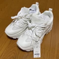 ダブルシューレーススニーカーのサムネイル