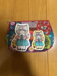 ハンドメイド　コヤンイサムチョン　ダーツ入りポーチ ハンドメイド コヤンイサムチョン ダーツ入りポーチ - メルカリ
