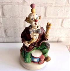 陶器製 クラウン（ピエロ）の人形（置物） - メルカリ