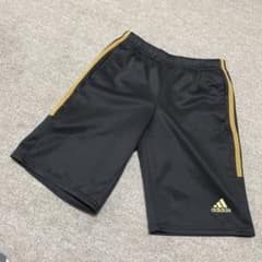 adidas キッズ ハーフパンツ ブラック ゴールド　140cmのサムネイル