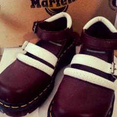 新品 Dr.Martens アギネスディーン 厚底 サボ サンダルのサムネイル