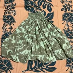 【美品】フラダンス パウスカート リーフ柄 カーキ×ライトグリーンのサムネイル