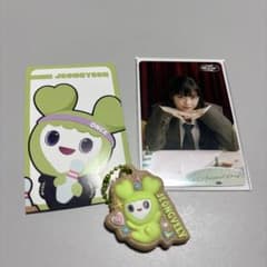 JEONGYEON キーホルダー トレカ セットのサムネイル