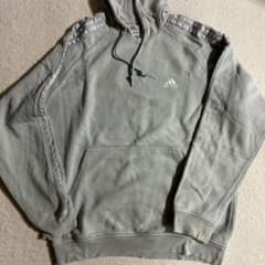 adidas グレー フード付きパーカーのサムネイル
