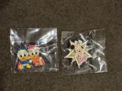 ⁠【新品未開封】ディズニー 20周年 ピンバッジ ミニー 雨の日チャーム 2点のサムネイル