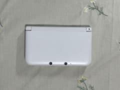 Nintendo 3DS LL ホワイト 本体のサムネイル