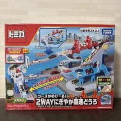 新品・未開封】トミカ コース 2WAYにぎやか高速どうろ - メルカリ