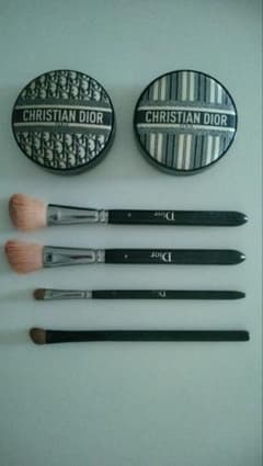 Dior メイクブラシ 4本＆ケースセットのサムネイル