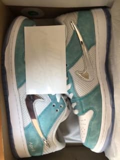 Nike SB Dunk  エイプリル　27cmのサムネイル