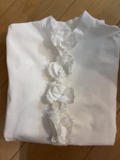 shirocon ホワイト フラワーモチーフ 長袖シャツ 本日限定お値下げ！shirocon ホワイト フラワーモチーフ 長袖シャツ