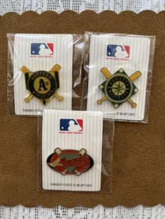 MLB 記念ピンバッジセット 3種 - メルカリ