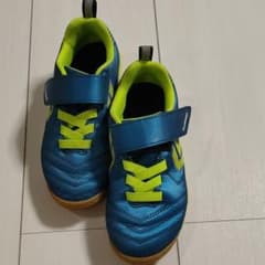 【専用】ヒュンメル(hummel)　サッカーシューズ　18.5　美品!のサムネイル