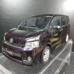 トヨタ 1/24 カラーサンプルノベルティ『ヴォクシー VOXY』 (濃紫色