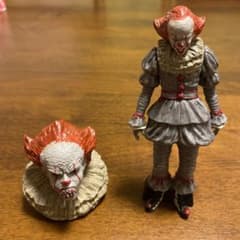 It ペニーワイズ　フィギュアのサムネイル