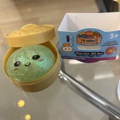 ミニスクイーズ 肉まん せいろ入り 緑 ラメ入りのサムネイル