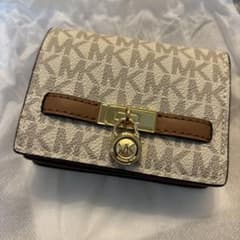 Michael Kors 二つ折り財布のサムネイル
