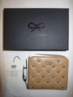 【新品 未使用】ANYA HINDMARCH スタッズ ハート 折り 財布のサムネイル
