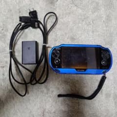 SONY PS Vita 本体 ブルー、カセット5個セットのサムネイル
