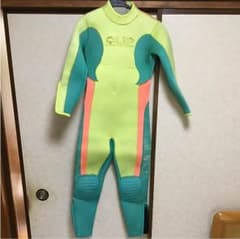 ウェットスーツのサムネイル