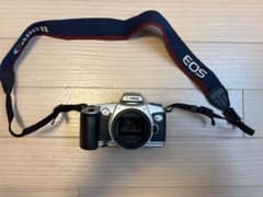 Canon EOS フィルムカメラ 本体 ストラップ付き ジャンク品のサムネイル
