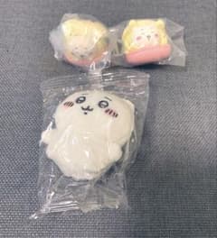 【匿名発送】ちいかわ マカロンガチャガチャ、おすわりマスコット 3点まとめ売り
