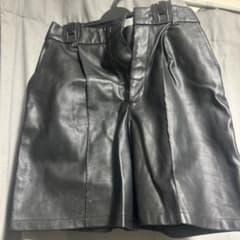 GU フェイクレザーショートパンツ ブラック Sサイズのサムネイル