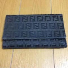 フェンディ 三つ折り財布のサムネイル