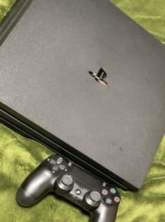 PS4 PRO 本体　動作確認済み　初期化済みのサムネイル