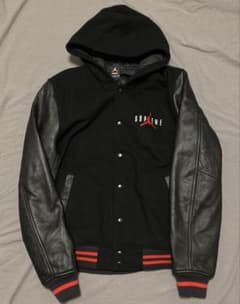 レア SUPREME エアジョーダン コラボ　レザージャケット　スタジャン エアジョーダン シュプリーム コラボ レザージャケット スタジャン