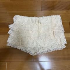 SHEIN レース フリル ショートパンツ ホワイト XSのサムネイル